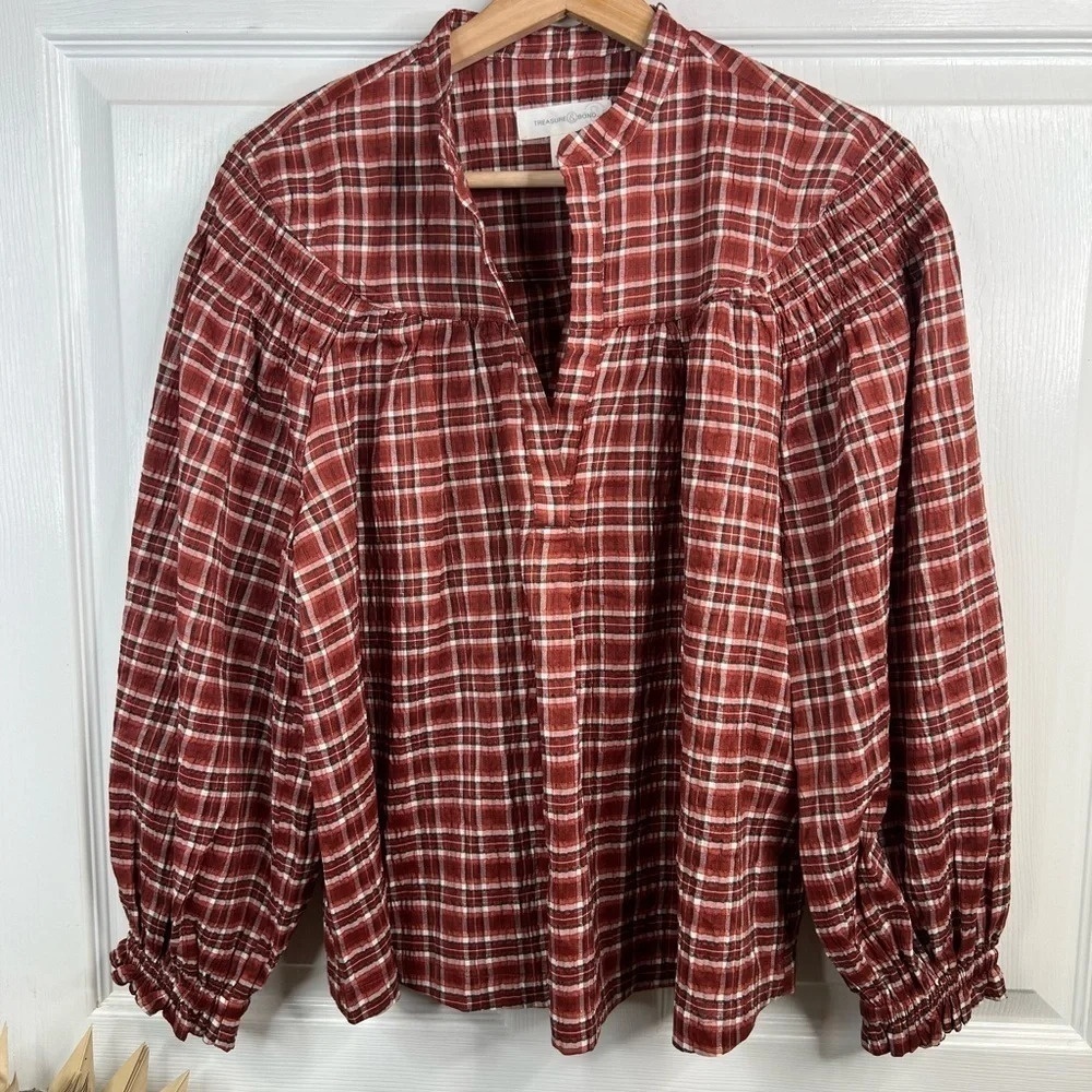 Treasure & bond brown white plaid Smocked shoulder V-neck pop over blouse Size S